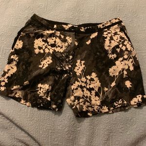 H&M shorts black and gray patterned size 12